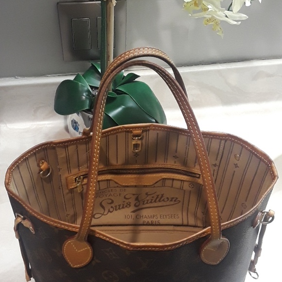 Louis Vuitton Handbags - Louis vuitton neverfull PM